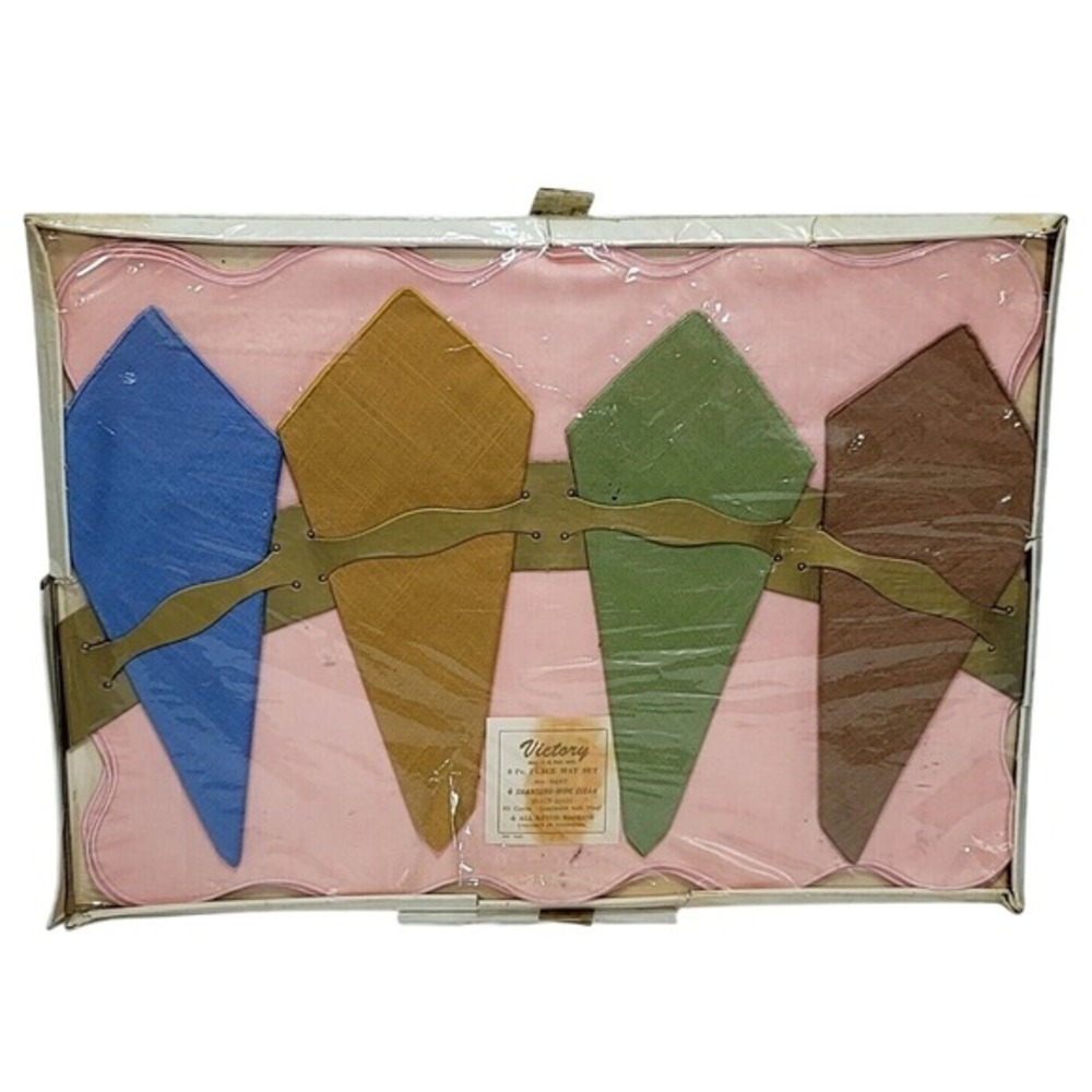 Vintage Victory 8 Pc Place Mat Set MCM‎ Pink Vinyl Placemats Rayon Napkins NOS